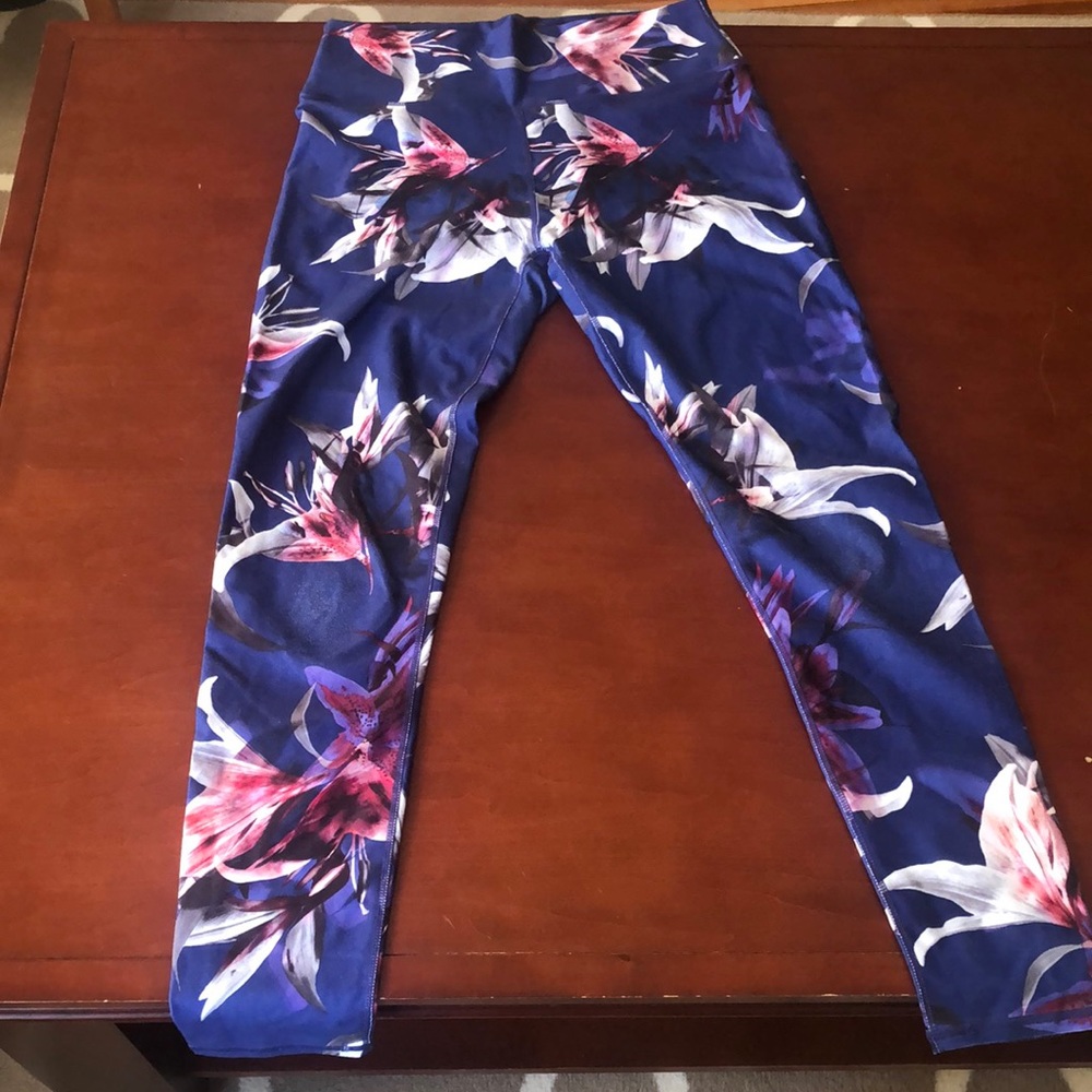 Fabletics 7/8 length leggings. Blueish, purpleish. Size M
